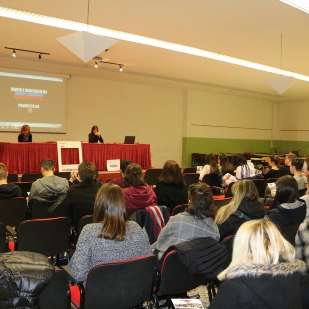 AVIS Comunale Verbania_Primo incontro nelle scuole superiori della città_Avis Verbania_fonte Ferrini-Franzosini (3)
